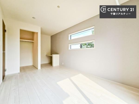 rOȊŐ [Xy[XĂ܂IXbLڂ鎖ł܂ˁB
ƋI΂ȂVvȃfUCׁ̈AƋI΂Cɓ̋ԍ肪łłˁB