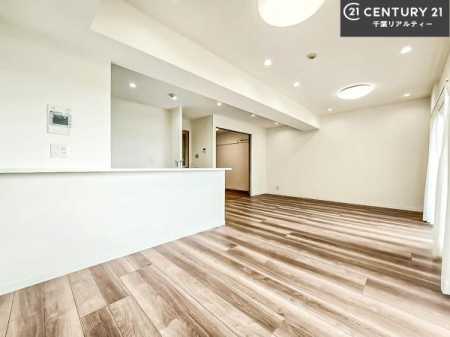 rO LX_CjOXy[XI肨HB΂yԂ߂܂BX̔܂I