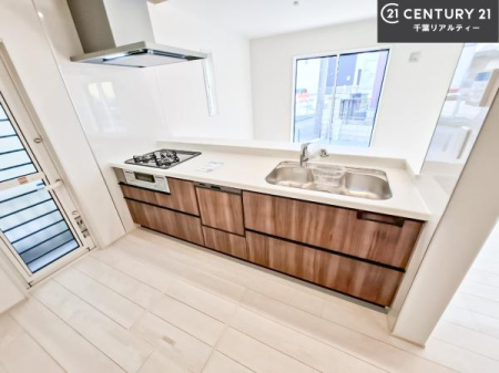 Lb` lC̑ΖʎVXeLb`̗pĂ܂IƑ̃R~jP[VRƑ݌vłB
qlɂڂ͂̂ŊłˁB[͂܂I