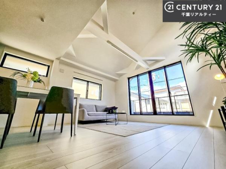 rO SnǂrO͉ƑRƏW܂܂BƑcR̎ԂłBƑƁAw[Ԃ߂łˁB邭JIȋԂłB