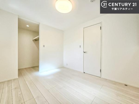 m 邭ʂ̗ǂłBuVvvɃfUCꂽBRx̂ŉƋ⃌CAEgłD݂̋Ԃnグ܂B