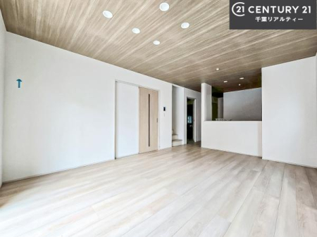 rO ؂ȉƑW܂邩炱LDKɂ͂肽B
qCɏ΂Ȃ瑖ĂpuLƂɂėǂvƎvuԂłB