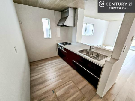 Lb` lC̑ΖʎVXeLb`̗pĂ܂IƑ̃R~jP[VRƑ݌vłB
qlɂڂ͂̂ŊłˁBLXgĉKɍƂi݂܂B