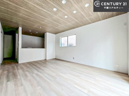 rO LX_CjOXy[XI肨HB΂yԂ߂܂BX̔܂I