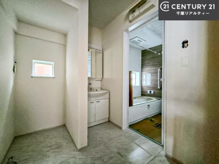 ʑEʏ t̖邢ʎłICɓւłĐɕۂƂł܂IRނ̂łς̎dオǂȂ܂ˁI