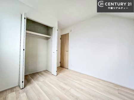 Q [Xy[XĂ܂IXbLڂ鎖ł܂ˁB
ƋI΂ȂVvȃfUCׁ̈AƋI΂Cɓ̋ԍ肪łłˁB