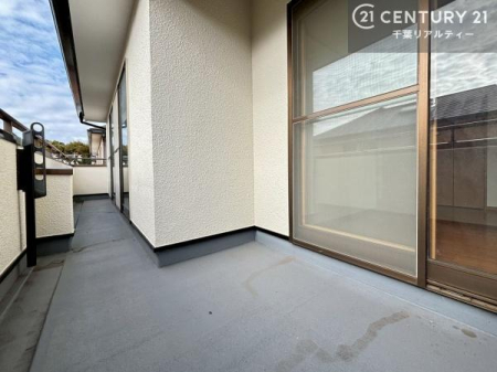 oRj[ LXƂoRj[SɐڑĂ邽߁AÂb͂AC]⃊bNXɂBJƕ炵₷𗼗݌vłB