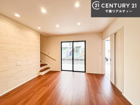 rO SnǂrO͉ƑRƏW܂܂BƑcR̎ԂłBƑƁAw[Ԃ߂łˁB邭JIȋԂłB