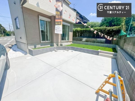 ԏ ԃXy[X2䕪܂IZJhJ[͂AoCN⎩]ԂȂǂuꏊɍ܂B