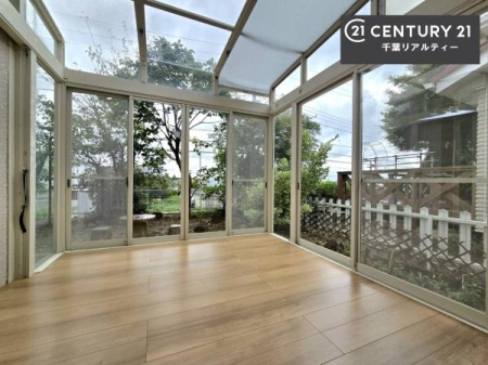 ̑ T[̃bǵAVCɂ󕨂邱ƁAԕAPM2.5Ȃǂh邱ƁALpđړIȋԂɂł邱ƁAĉƑŜ̒fMȃGlʂ҂ł邱ƂłB