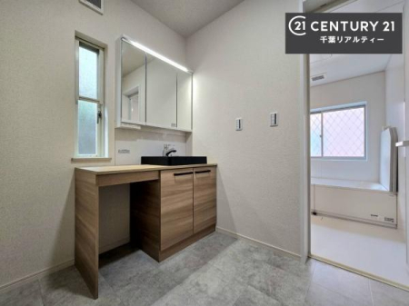 ʑEʏ t̖邢ʎłICɓւłĐɕۂƂł܂IRނ̂łς̎dオǂȂ܂ˁI