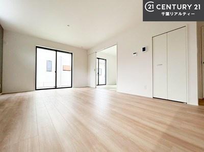 rO SnǂrO͉ƑRƏW܂܂BƑcR̎ԂłBƑƁAw[Ԃ߂łˁB邭JIȋԂłB