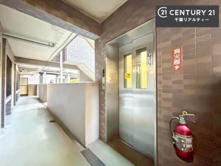 ̑p Gx[^[̃}VŁAdוxr[J[̈ړKB̐X[YɂȂ܂B