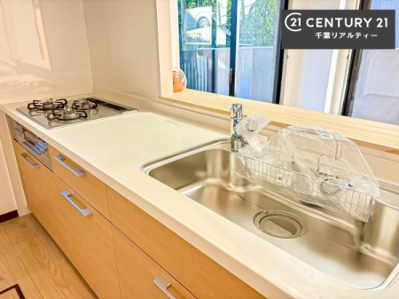 Lb` lC̑ΖʎVXeLb`̗pĂ܂IƑ̃R~jP[VRƑ݌vłB
qlɂڂ͂̂ŊłˁBLXgĉKɍƂi݂܂B