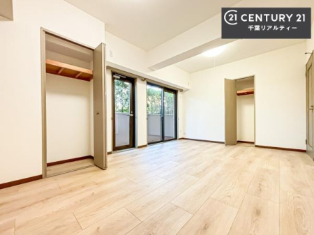 m [Xy[XĂ܂IXbLڂ鎖ł܂ˁB
ƋI΂ȂVvȃfUCׁ̈AƋI΂Cɓ̋ԍ肪łłˁB