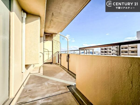 oRj[ zǍDȃoRj[łIꂽɂ͐nJIȎԂy߂܂B
̂󕨂؂ɊƂł܂I