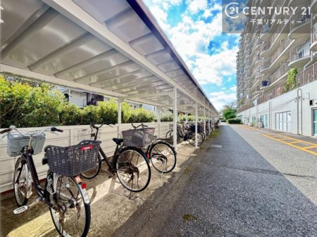 ̑p ֏ꊮŁAq܂̎]ԂʋΗp̎]ԂSĒu܂BƑɂꂵ֗ȐݔłB