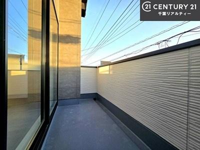 oRj[ zǍDȃoRj[łIꂽɂ͐nJIȎԂy߂܂B