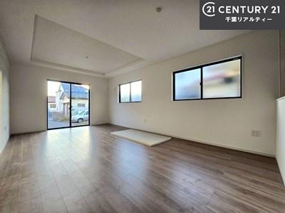 rO 傫ȑ炽Ղ̗z閾邢rOBĴ郊rOŉƑĉ났̎Ԃ߂܂B