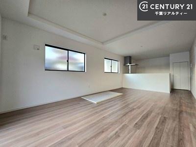 rO ؂ȉƑW܂邩炱LDKɂ͂肽B
qCɏ΂Ȃ瑖ĂpuLƂɂėǂvƎvuԂłB