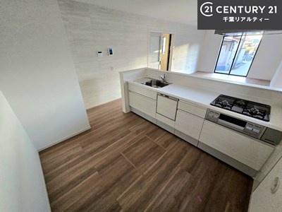 Lb` lC̑ΖʎVXeLb`̗pĂ܂IƑ̃R~jP[VRƑ݌vłB
qlɂڂ͂̂ŊłˁBLXgĉKɍƂi݂܂B