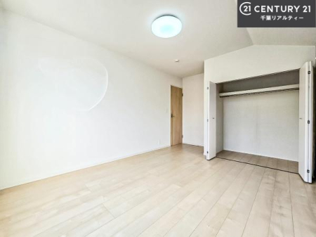 rOȊŐ VvɃfUCĂ邽߁AƋIт܂I
Cɓ̉ƋuĂ낰Ԃ邱Ƃł܂B