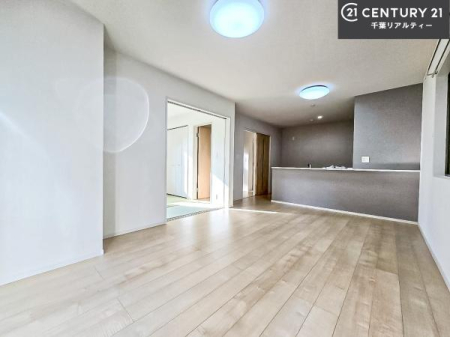 rO LX_CjOXy[XI肨HB΂yԂ߂܂BX̔܂I