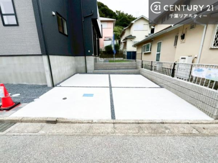 ԏ ԃXy[X2䕪܂IZJhJ[͂AoCN⎩]ԂȂǂuꏊɍ܂B