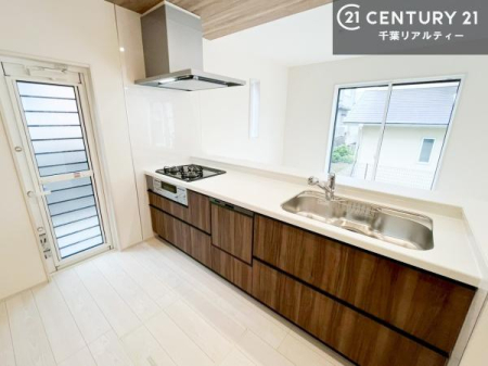 Lb` lC̑ΖʎVXeLb`̗pĂ܂IƑ̃R~jP[VRƑ݌vłB
qlɂڂ͂̂ŊłˁBLXgĉKɍƂi݂܂B