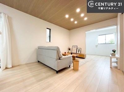 rO ؂ȉƑW܂邩炱LDKɂ͂肽B
qCɏ΂Ȃ瑖ĂpuLƂɂėǂvƎvuԂłB