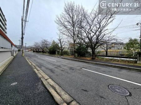 ���̑����n �����T���̂������E���v�]�E������ȂǁA���Ȃ�ƕ��ЃX�^�b�t�܂ł��\���t�����������I�s���Y�Ɋւ��邱�ƂȂ�A�ǂ̂悤�Ȃ��Ƃł����S���ӑΉ������Ē����܂��B
