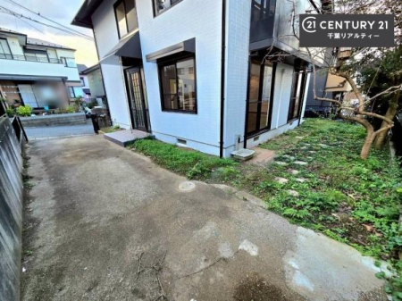 ԏ ԃXy[X2䕪܂IZJhJ[͂AoCN⎩]ԂȂǂuꏊɍ܂B