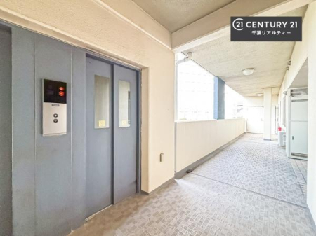 ̑p Gx[^[̃}VŁAdוxr[J[̈ړKB̐X[YɂȂ܂B