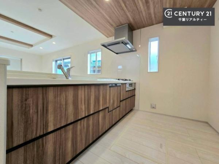 Lb` Ƃ肠钲Xy[XōƂ₷KȃLb`łI
qlƈꏏɂَqy߂LXXy[XłByԂɂȂ肻łˁI