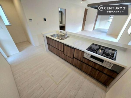 Lb` lC̑ΖʎVXeLb`̗pĂ܂IƑ̃R~jP[VRƑ݌vłB
qlɂڂ͂̂ŊłˁBLXgĉKɍƂi݂܂B