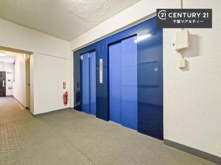 ̑p Gx[^[̃}VŁAdוxr[J[̈ړKB̐X[YɂȂ܂B