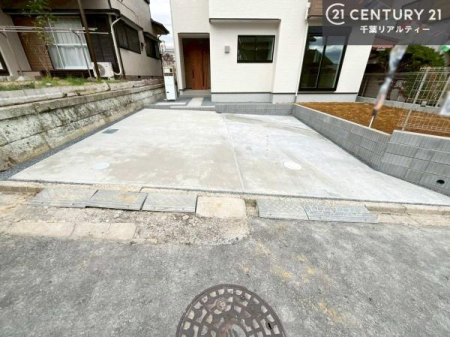 ԏ ԃXy[X2䕪܂IZJhJ[͂AoCN⎩]ԂȂǂuꏊɍ܂B