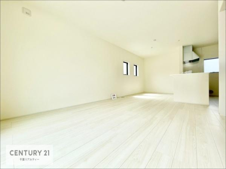 rO ydlzƋCGp[XłBSnǂrO͉ƑRƏW܂܂BƑcR̎ԂłBƑƁAw[Ԃ߂łˁB邭JIȋԂłB