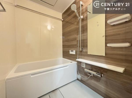  1̔ƖĂ闁łB
̑fGȃN[[VꏊłˁB