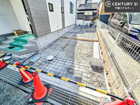 ԏ ԃXy[X2䕪܂IZJhJ[͂AoCN⎩]ԂȂǂuꏊɍ܂B