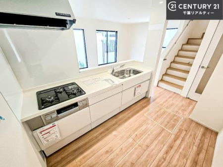 Lb` Ƃ肠钲Xy[XōƂ₷KȃLb`łI
qlƈꏏɂَqy߂LXXy[XłByԂɂȂ肻łˁI