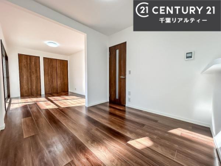 rO SnǂrO͉ƑRƏW܂܂BƑcR̎ԂłBƑƁAw[Ԃ߂łˁB邭JIȋԂłB