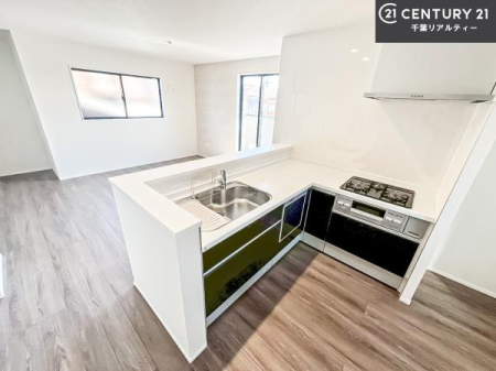 Lb` lC̑ΖʎVXeLb`̗pĂ܂IƑ̃R~jP[VRƑ݌vłB
qlɂڂ͂̂ŊłˁB[͂܂I