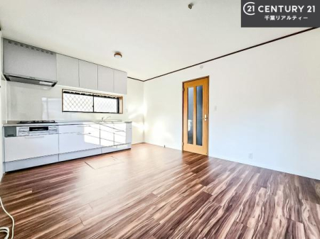 rO LX_CjOXy[XI肨HB΂yԂ߂܂BX̔܂I