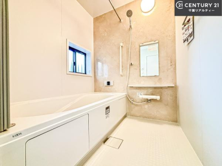  l͋̕C̃oX[́AVbNȃfUCŃoX^C[I
d撣Ă邲JɂD݂̓̓܂āAył݂Ă͂ł傤H