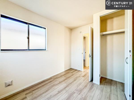 Q VvɃfUCĂ邽߁AƋIт܂I
Cɓ̉ƋuĂ낰Ԃ邱Ƃł܂B