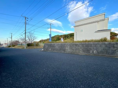 OʓH܂ތnʐ^ OʓH͍LXƂĂAԂ̏oNNBJӂ闧nŁASĕ点Z܂łB