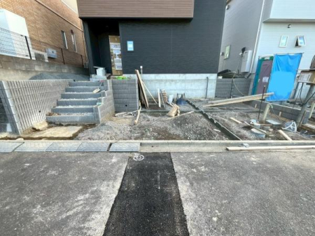 ԏ ԃXy[X2䕪܂IZJhJ[͂AoCN⎩]ԂȂǂuꏊɍ܂B