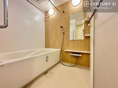 ���� �������������l�̕��͋C�̃o�X���[���́A�����o�Ă��ăo�X�^�C�����[���I
���d���撣���Ă��邲�J���ɂ��D�݂̓����̓����܂����āA�y����ł݂Ă͂������ł��傤���H