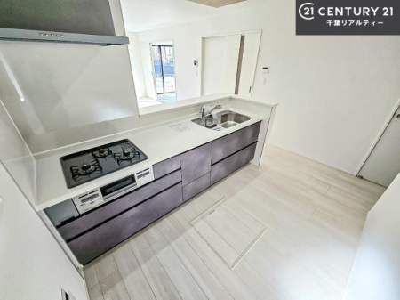 Lb` lC̑ΖʎVXeLb`̗pĂ܂IƑ̃R~jP[VRƑ݌vłB
qlɂڂ͂̂ŊłˁBLXgĉKɍƂi݂܂B